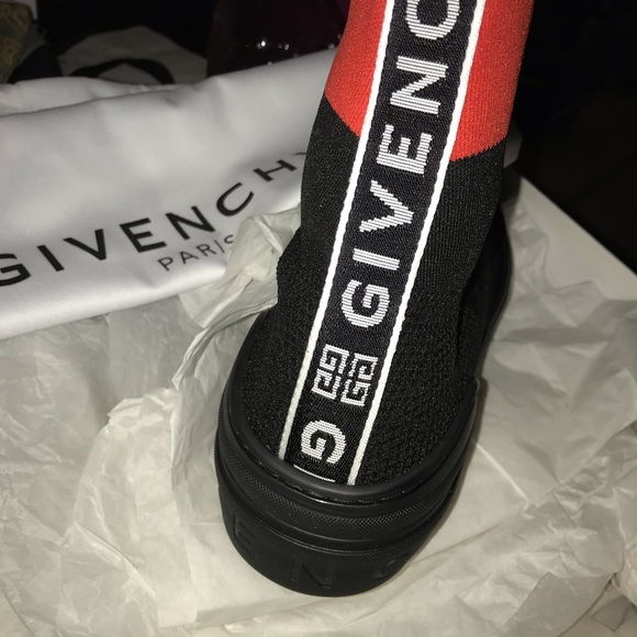 Givenchy - Picture 5 of 7